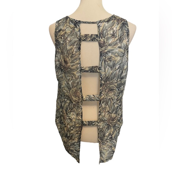 Molly Bracken Sheer Floral Tank Top - Picture 3 of 4